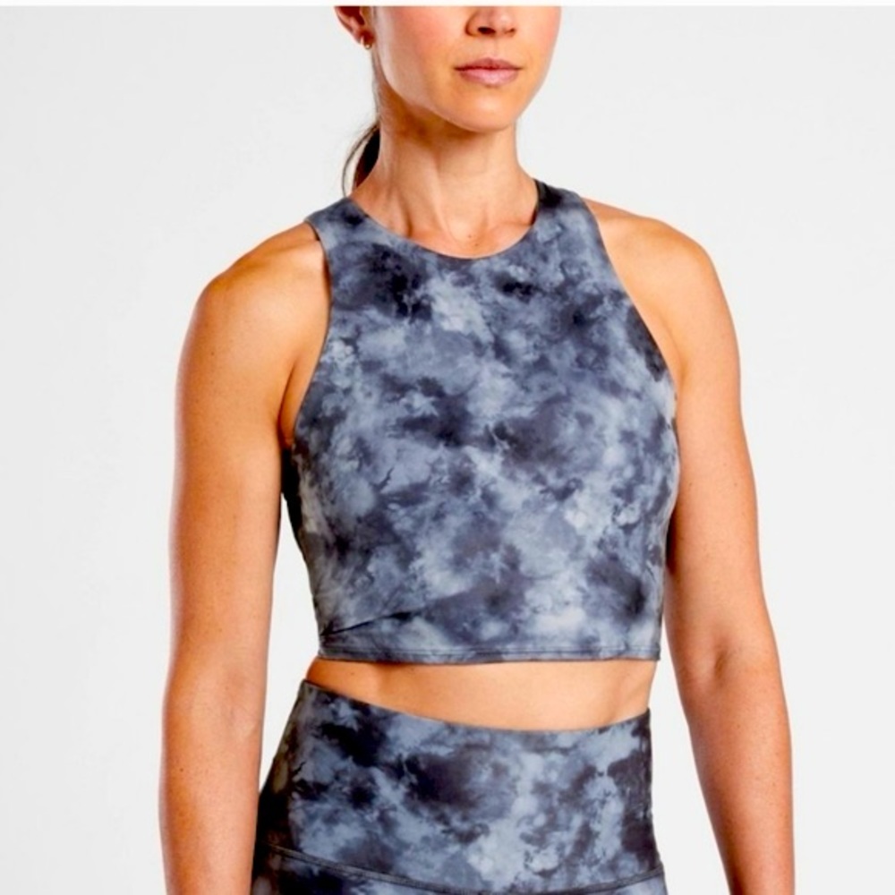 Athleta Conscious Crop